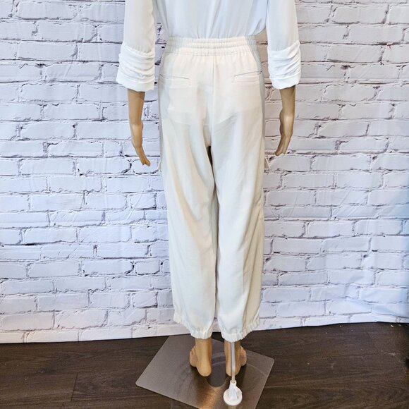 BR SPORT, Cream coloured wide leg performance cargo pant - Picture 11 of 15